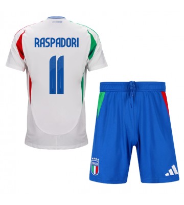 Italien Giacomo Raspadori #11 Replika Babytøj Udebanesæt Børn EM 2024 Kortærmet (+ Korte bukser)